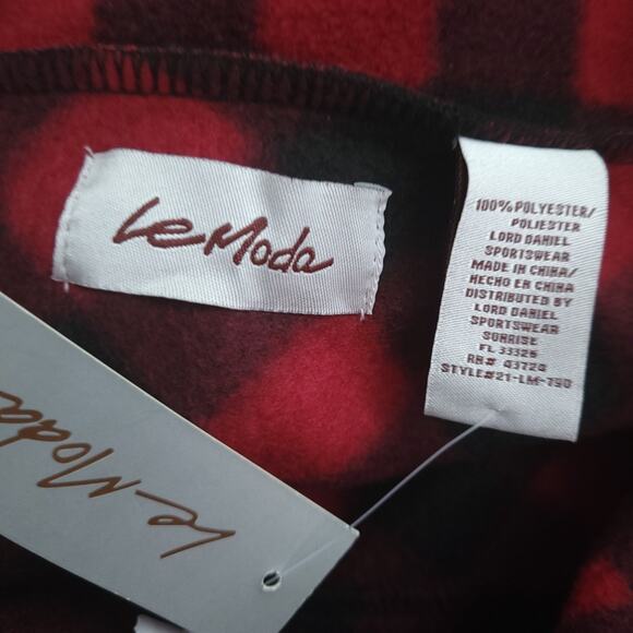 NEW Le Moda Buffalo Plaid Fleece Cape Small-Medium Red Black Check Plaid Holiday - Picture 4 of 4